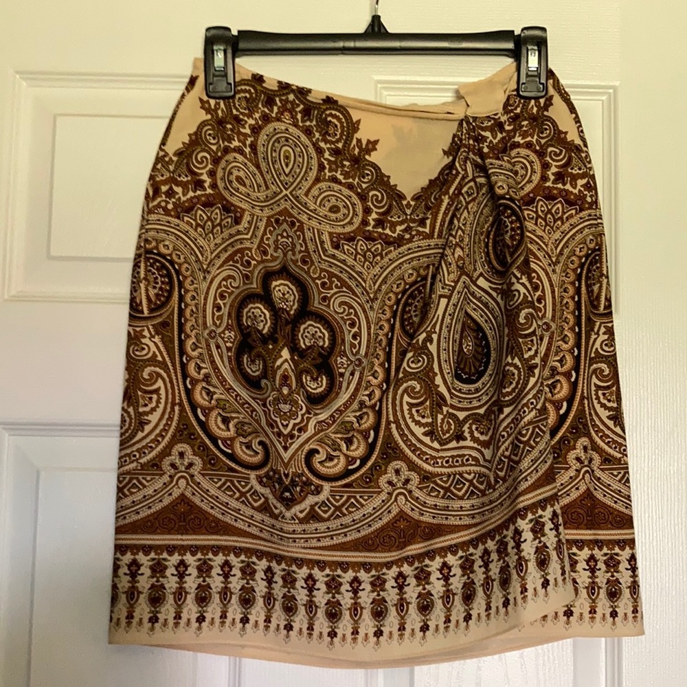 Emanuel Engaro mini skirt brown pattern. size 8
